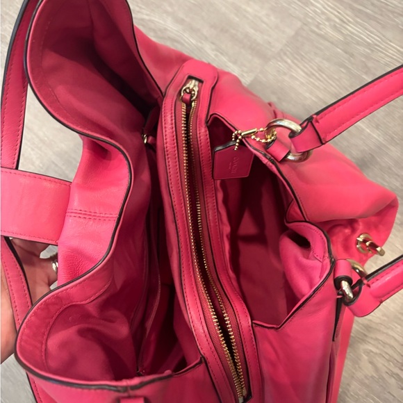 Elegant Pink Coach Madison Carlyle Leather Women's Bag - Picture 4 of 5